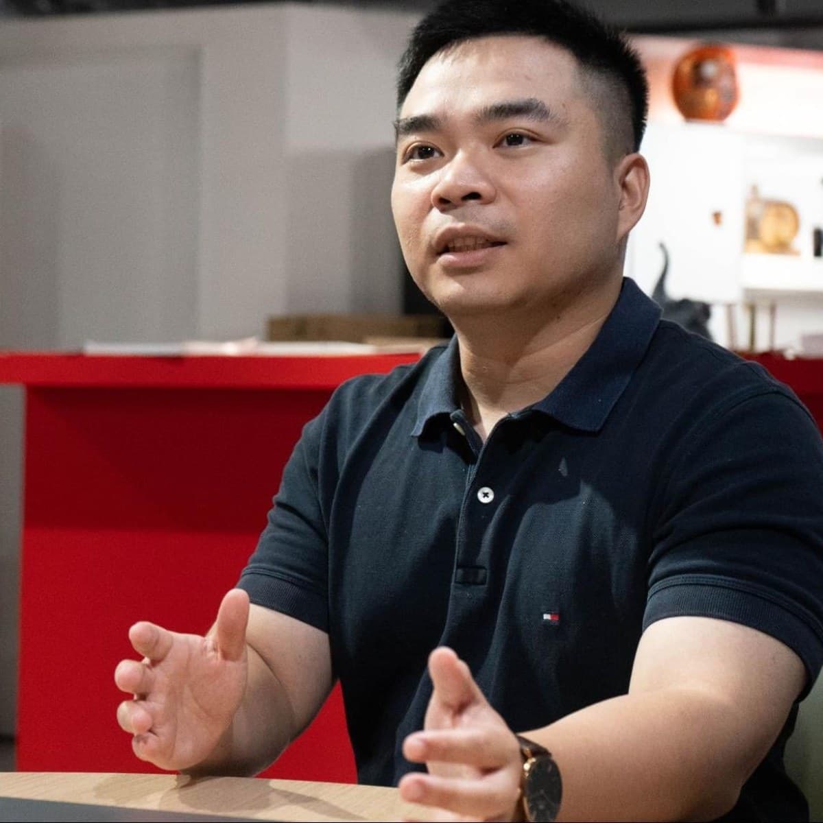 Portrait of Khoa Nguyen, founder of aitani